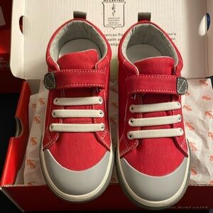 NIB see kai run Stevie red/gray size 13.5